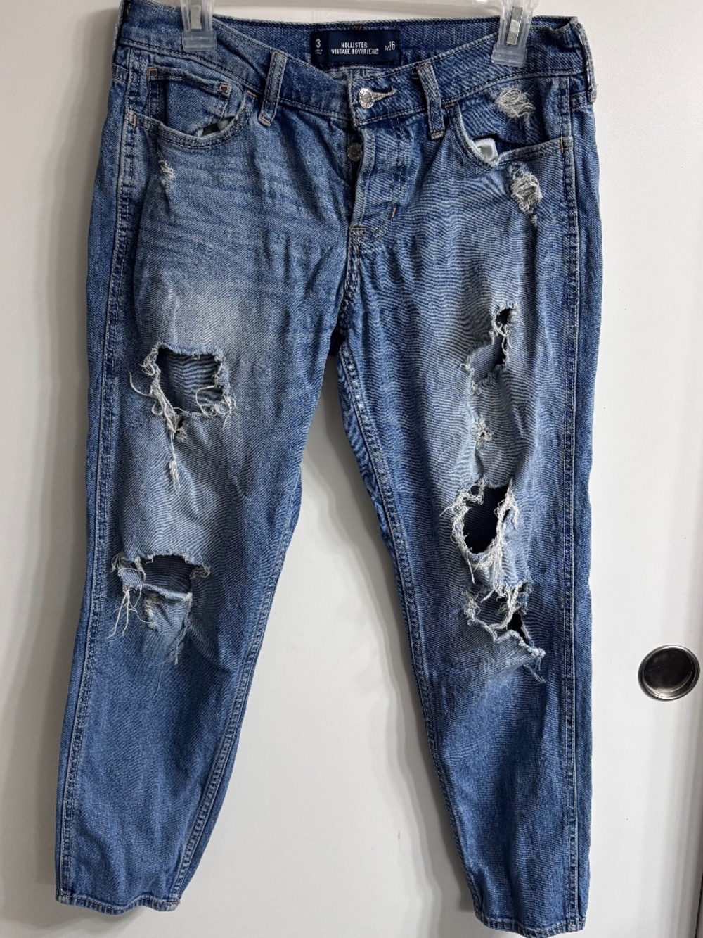 Hollister Vintage Boyfriend Distressed Jeans Size 3 / 26 Medium Wash Ripped